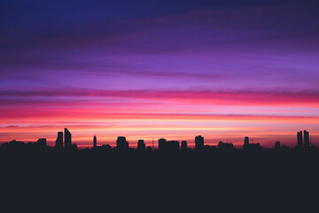 Keuken achterwand Purper Zonsondergang boven de skyline  © Pongwich