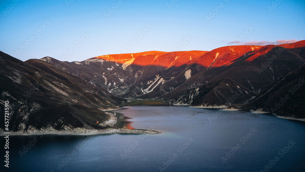 Naklejka premium Beautiful lake among the mountains