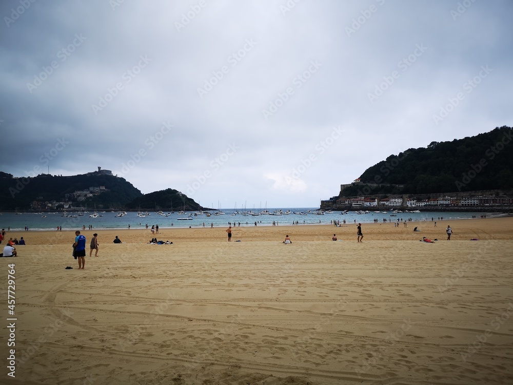 Fototapeta premium views of the beach and sea in a cloudy morning in San Sebastian north of Spain