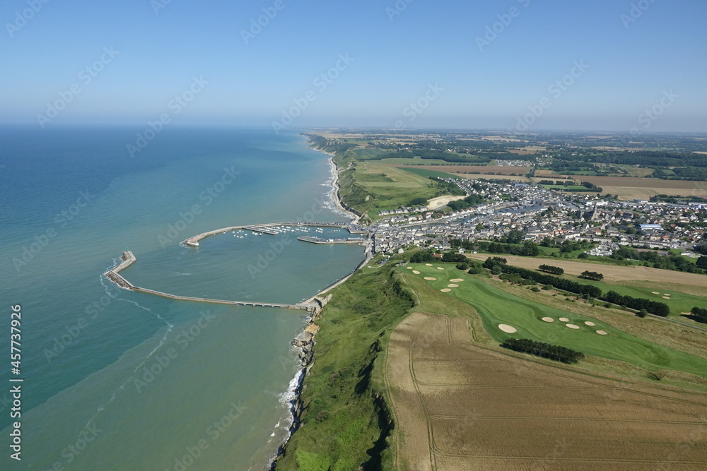 Vue aérienne de Port-en-Bessin-Huppain, Normandie, France