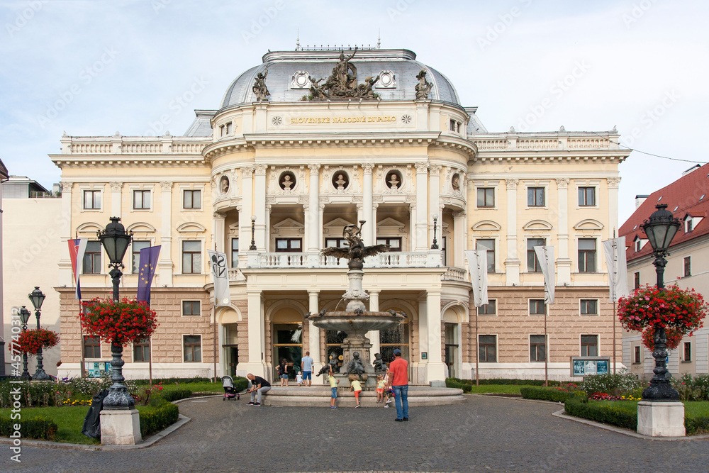 Teatro Nacional de Eslovaquia en la ciudad de Bratislava, pais de Eslovaquia o Slovakia