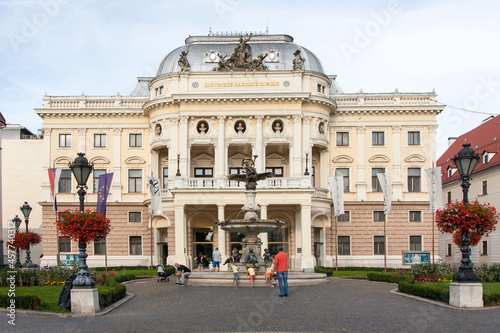 Teatro Nacional de Eslovaquia en la ciudad de Bratislava, pais de Eslovaquia o Slovakia