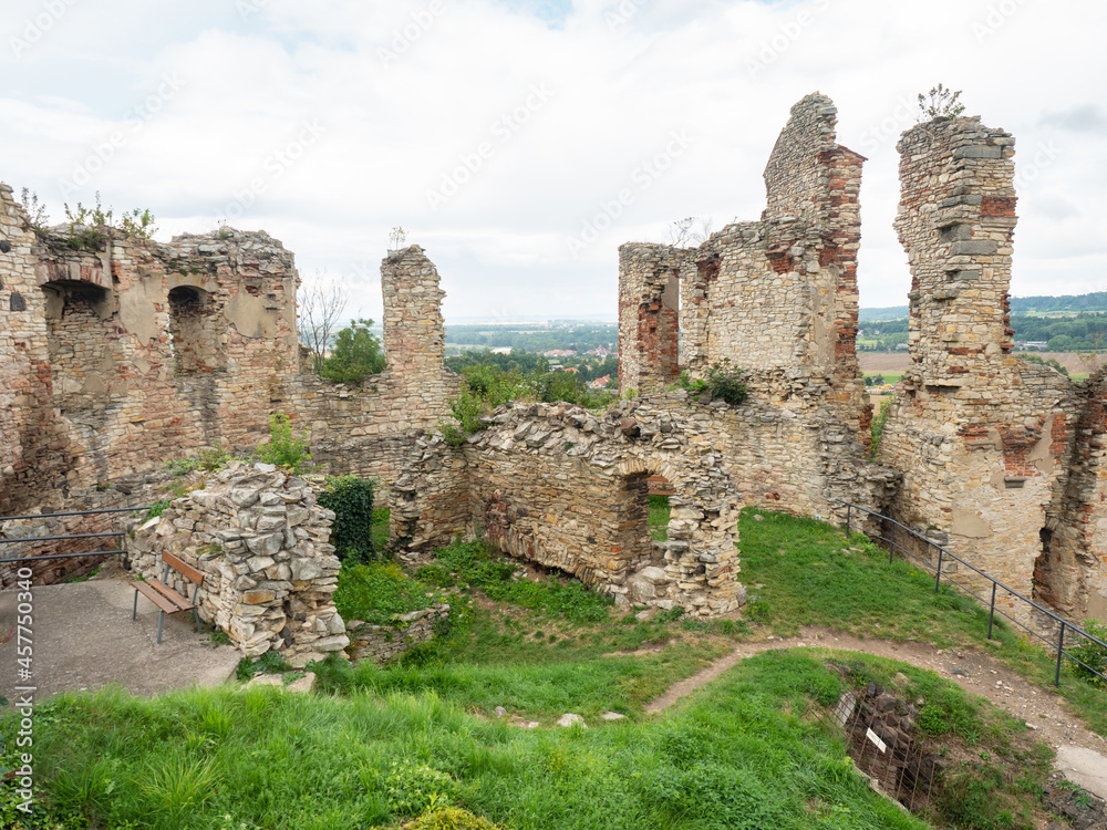 Originally a Kalisz castle, later a Catholic one, abandoned in the nineteenth century.