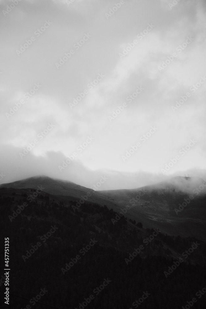 Obraz premium clouds over the mountains