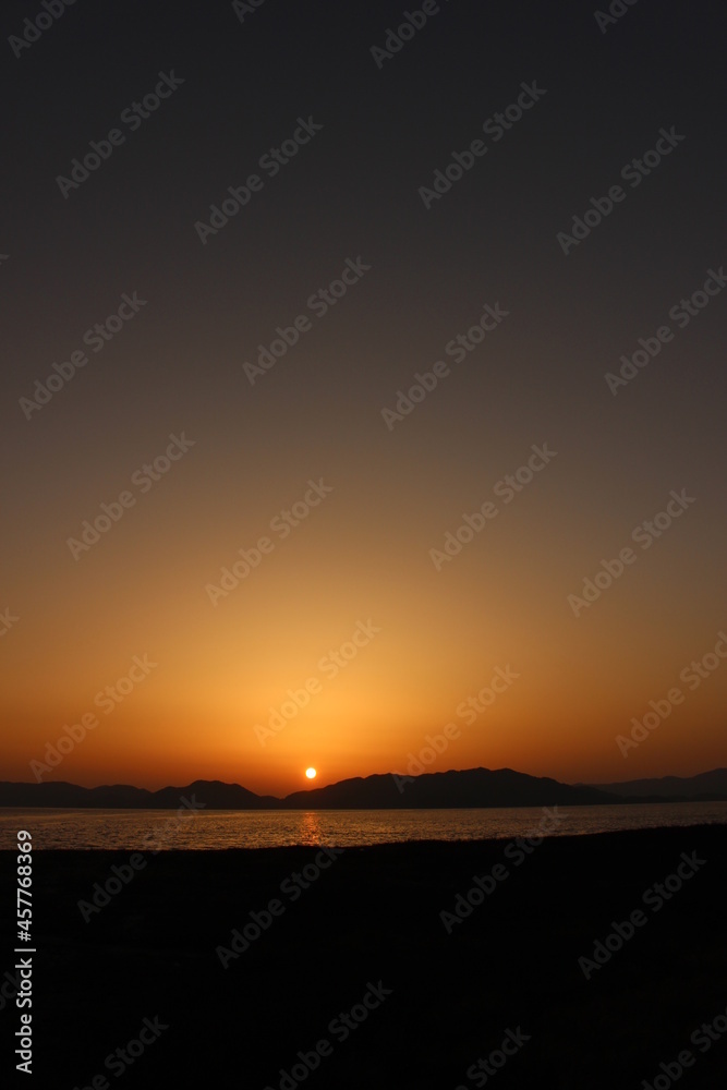 瀬戸内海の夕陽と地球の美しさ 山口県 瀬戸内海の夕陽と地球の美しさ 山口県