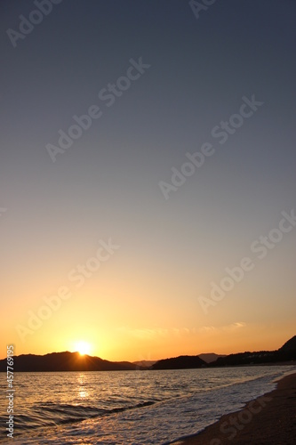 瀬戸内海の夕陽と地球の美しさ　山口県