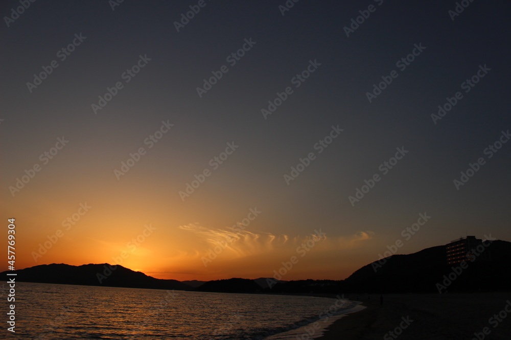 瀬戸内海の夕陽と地球の美しさ　山口県