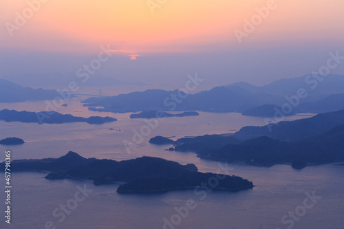 瀬戸内海のしまなみの夜明け　広島県三原市竜王山展望台