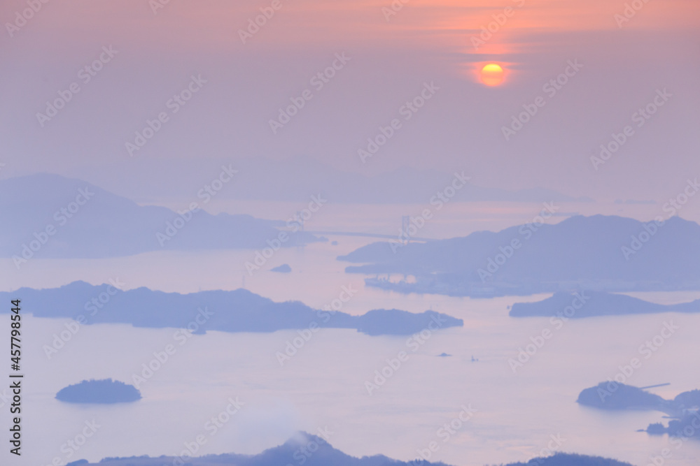 瀬戸内海のしまなみの夜明け　広島県三原市竜王山展望台