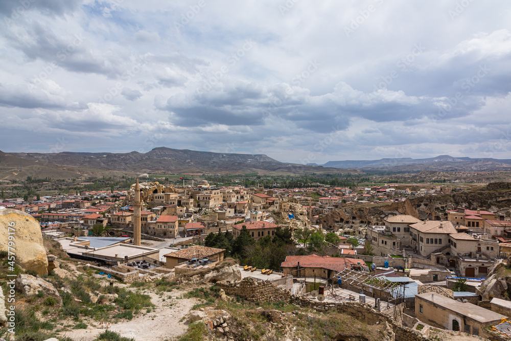 トルコ　カッパドキアの観光拠点のユルギュップの丘から見える街並み