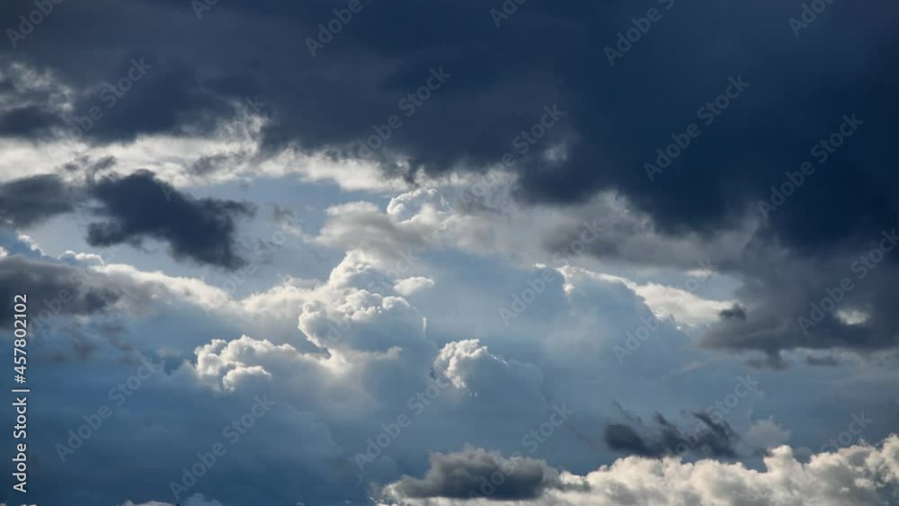 Wolkenbildung und Lichtspiele im Zeitraffer
Wolkenbildung und Lichtspiele im Zeitraffer