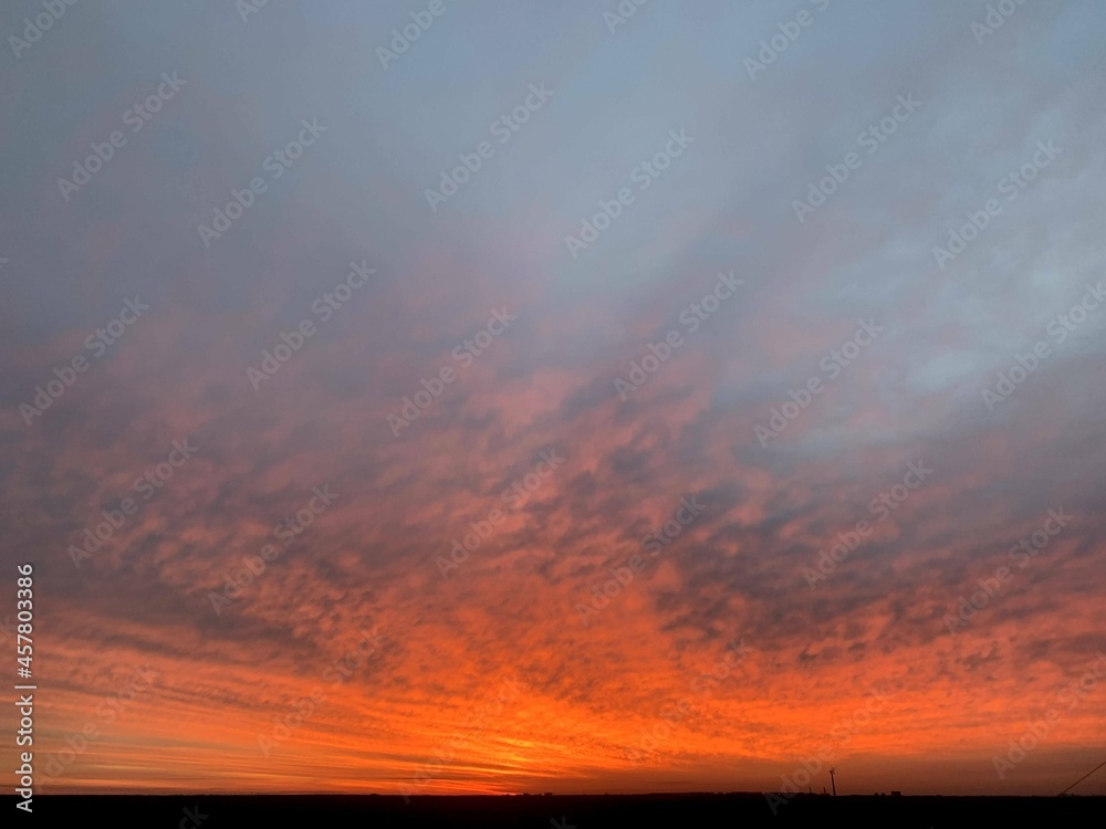 Obraz premium red sky dawn sky morning woke up line horizon