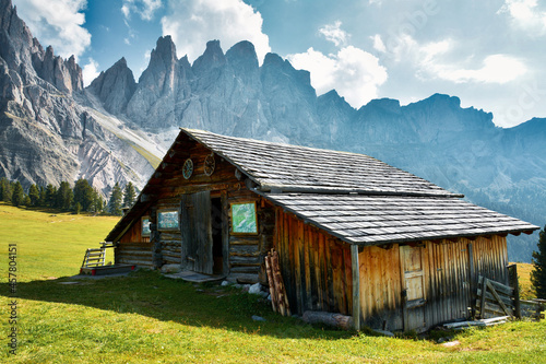 Die Geislerspitzen / Geisleralm im Villnössertal in Südtirol photo