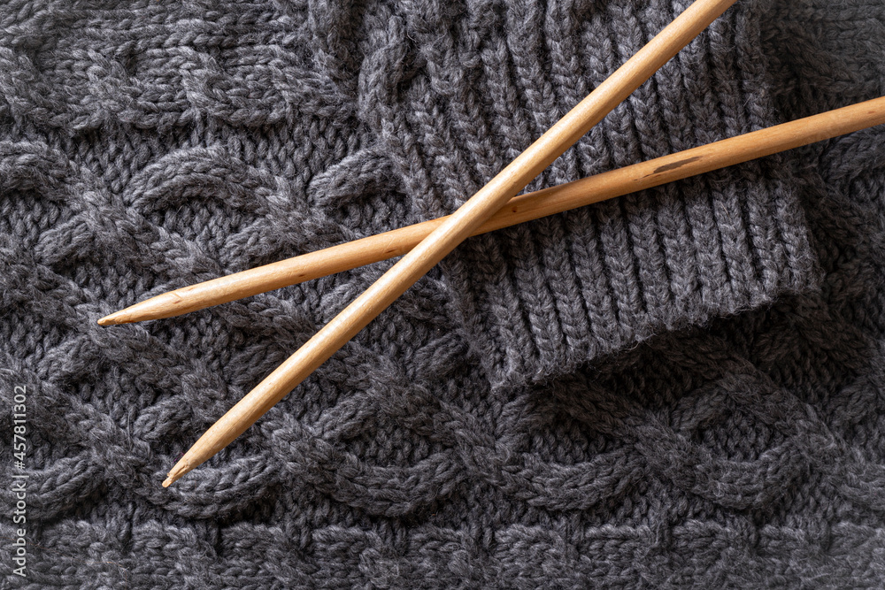 knitted fabric and knitting needle knitted fabric and knitting needle