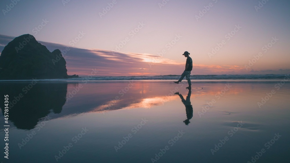Piha is one of the black sand beaches in New Zealand and the most popular place for surfing and city escape in the Auckland area, its about 40 minutes drive from Auckland city