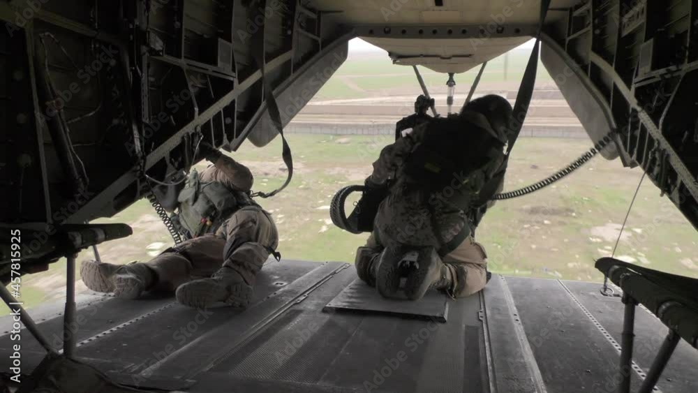 Bundeswehrsoldaten während einer Hubschrauberlandung in Afghanistan