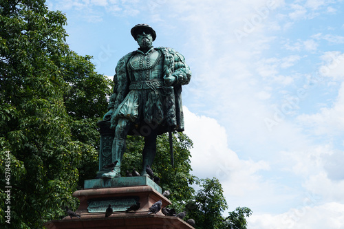 Statue von Herzog Christoph auf dem Schlossplatz in Stuttgart photo