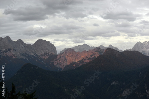 Bergwelt. Wetterkapriolen in den Bergen © Grubärin