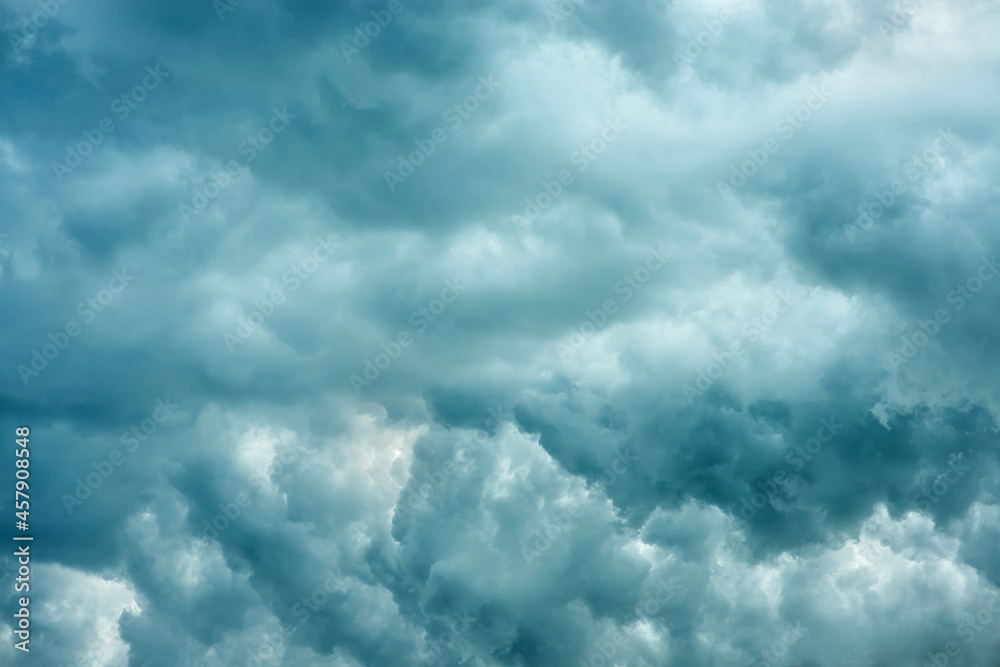 Fototapeta premium Dramatic sky background with volumetric thunderclouds