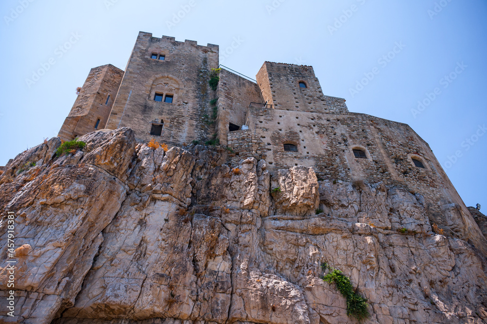 Castrum Petrae Roseti in Roseto di Capo Spulico, Calabria, Italy