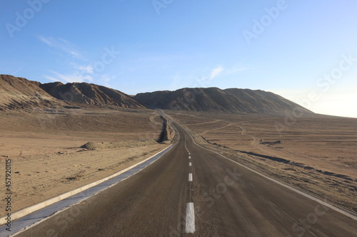 road to the desert © JorgeBraulio