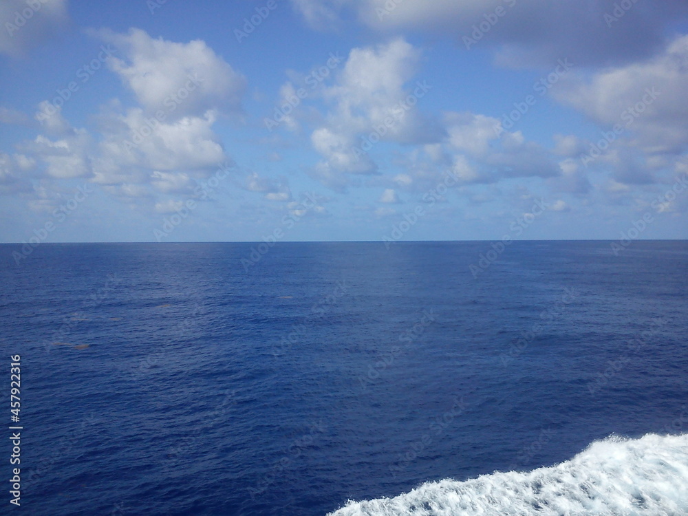 Fototapeta premium sea and clouds