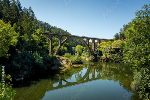 Bilde på lerret Old railway bridge in Sever do Vouga