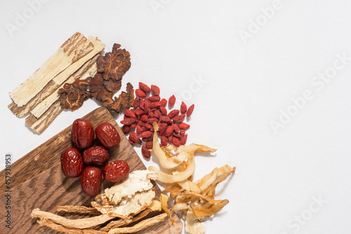 Traditional Chinese herbs used in alternative herbal medicine