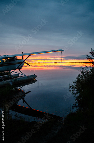 Fotografía A floatplane on a river in Alaska
