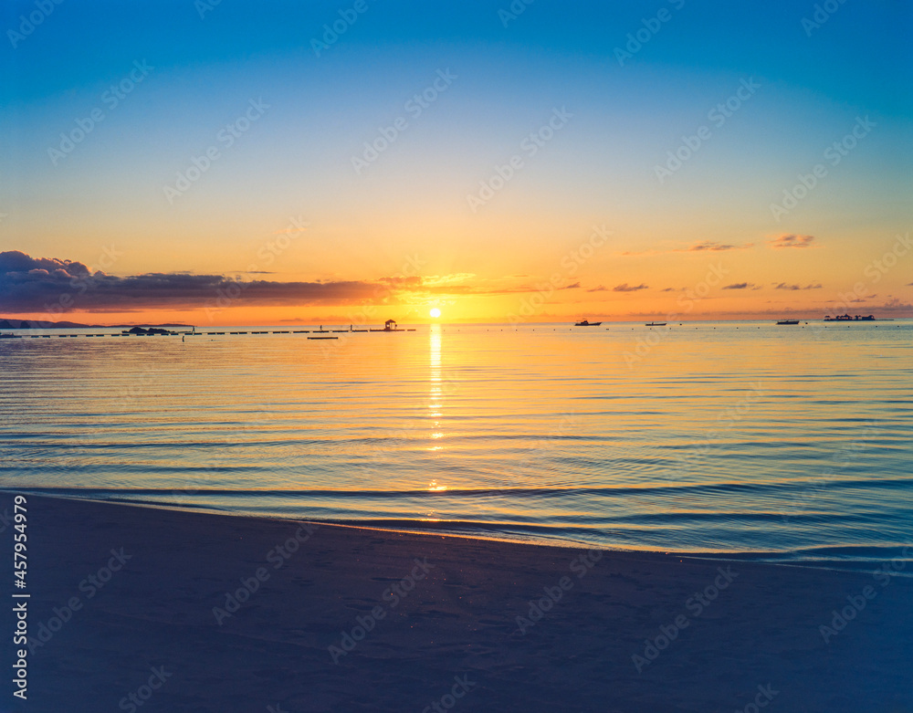 沖縄県　石垣市　底地ビーチの夕日