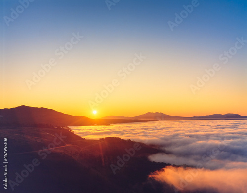美幌峠から屈斜路湖の雲海と朝日