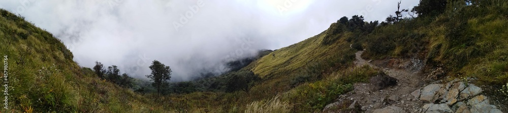 Nebel im Annapurna Gebirge