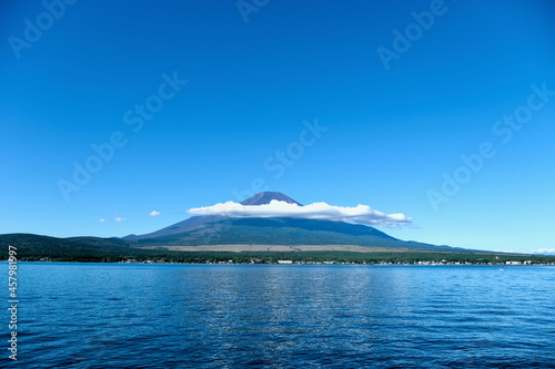 【山梨】山中湖長池親水公園から見る秋の富士山