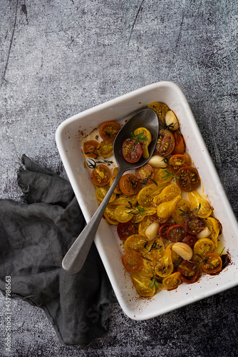Roasted tomatoes with thyme