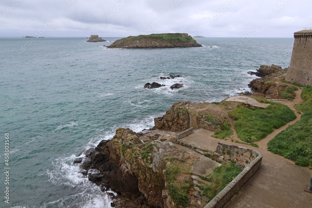 Fototapeta premium Les Iles du Grand Bé et du Petit Bé - Saint-Malo