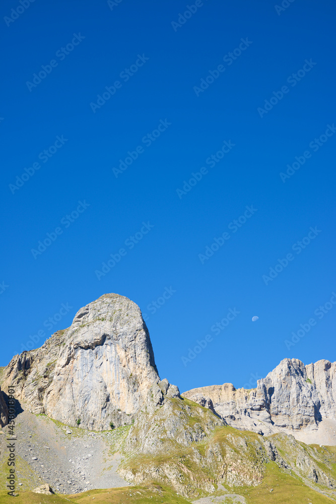 Peaks in the Pyrenees Peaks in the Pyrenees