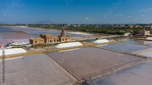 fotografia aerea delle saline di marsala