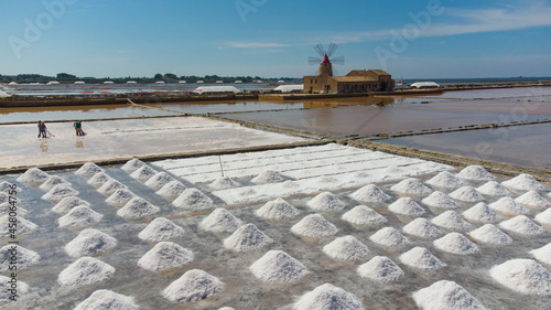 Obraz na plátně fotografia aerea delle saline di marsala