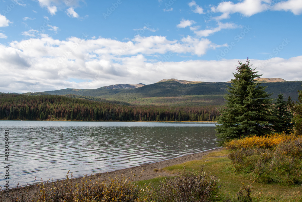 Fototapeta premium Maligne Lake 