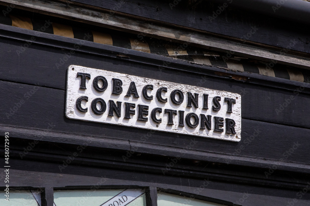 Obraz premium Vintage Tobacconist Sign in Thaxted, Essex