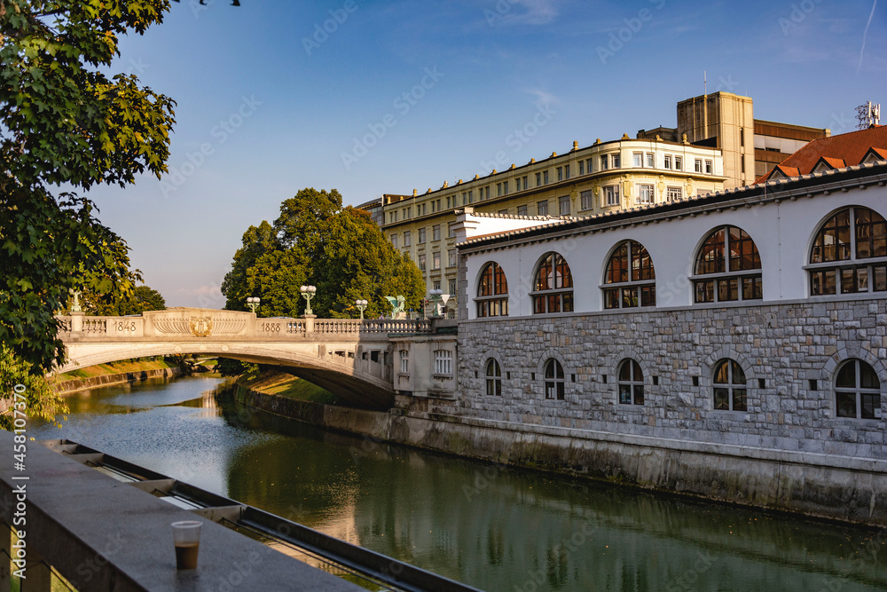 Fototapeta premium Bridge on the river in Ljubljana, Slovenia