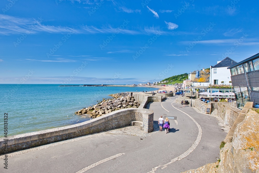 Naklejka premium Lyme Regis Beach