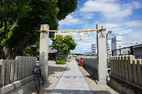 日本の神社の入り口