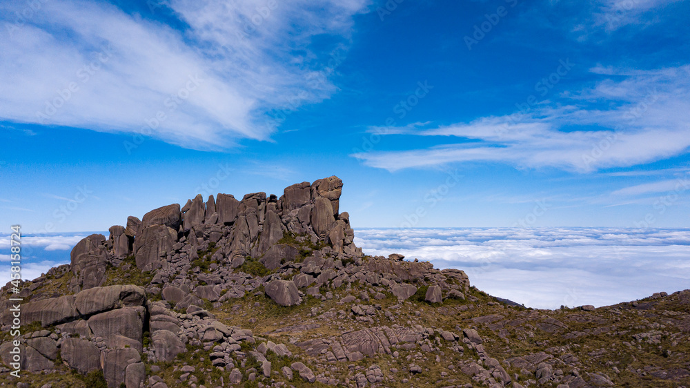 Fototapeta premium Rocks near the clouds