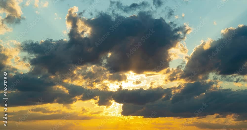 Timelapse of a beautiful sky with clouds at sunset