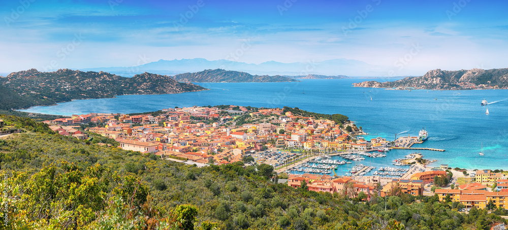 Fototapeta premium Fantastic view on Palau port and La Maddalena island