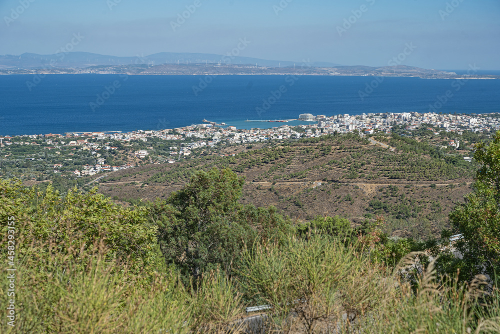 Sicht auf Chios-Stadt und die Türkei,  Insel Chios, Griechenland