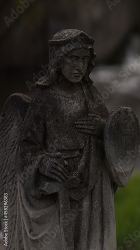 statue of angel 