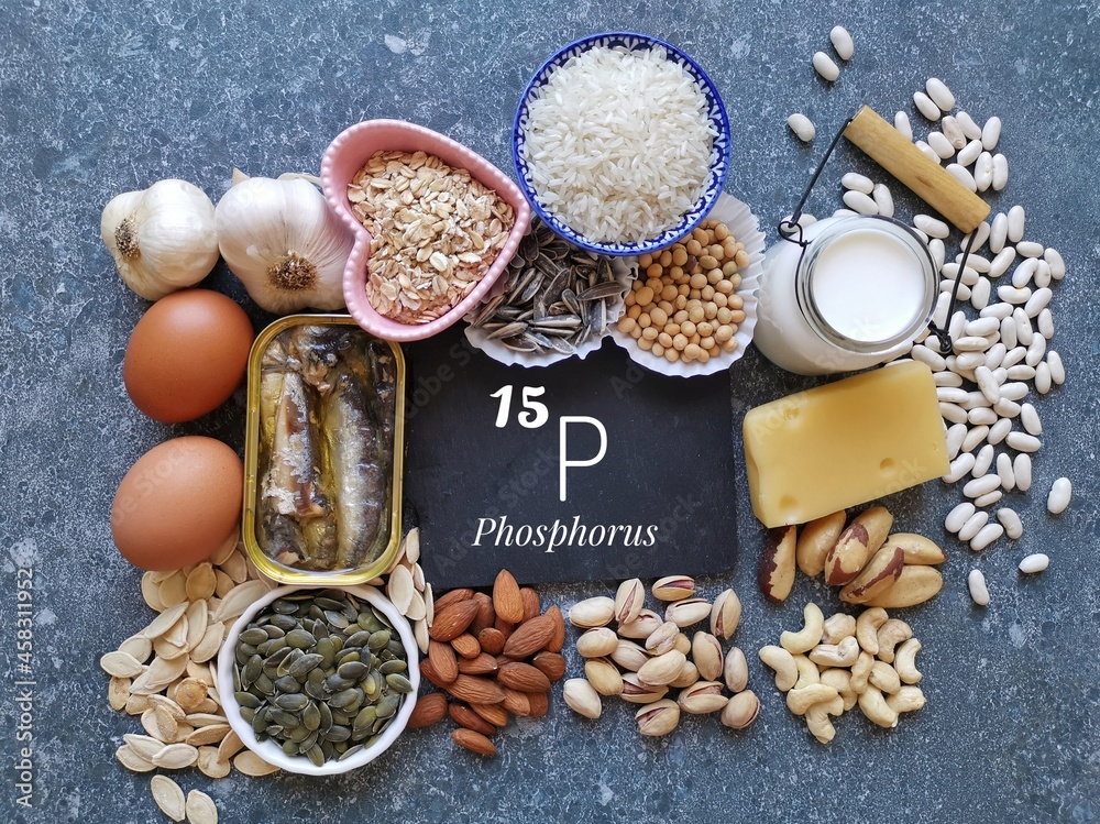 Food rich in phosphorus with the symbol P and atomic number 15. Natural  products containing minerals, dietary fibers, vitamins. Phosphorus high  food. Healthy sources of phosphorus, healthy diet food. фотография Stock |