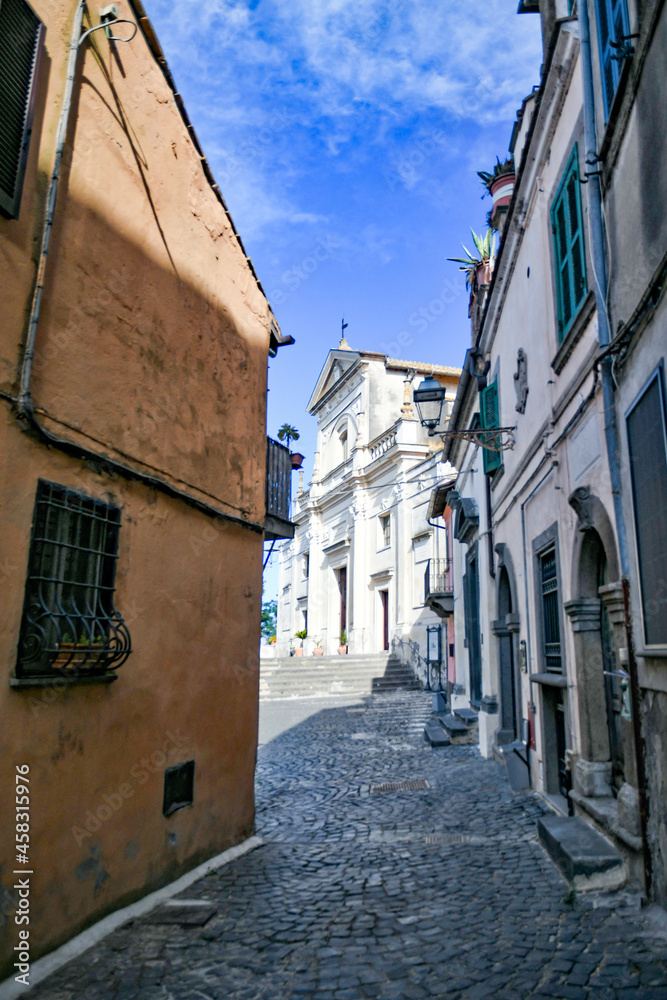 Obraz premium A narrow street in Anguillara sabazia, an old town in Lazio region, Italy.